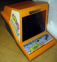Pucki And Monster Table